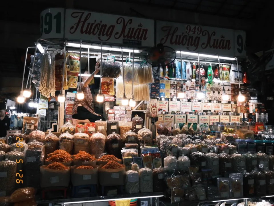 Bàn nướng đông khách tại Cocool